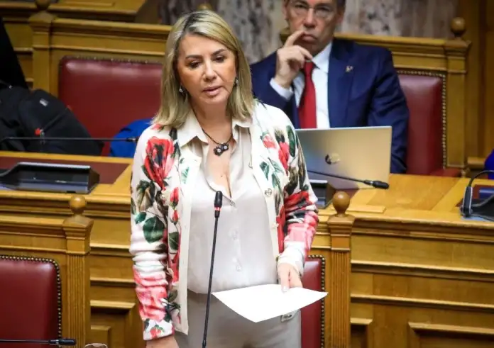 Βόλος:  Συνελήφθη γνωστός δημοσιογράφος – Τον κατήγγειλε η βουλευτής της ΝΔ, Ζέττα Μακρή, για εκβιασμό