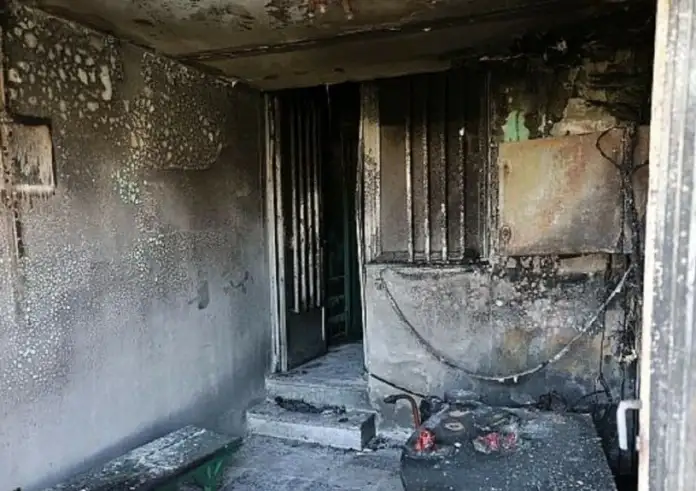 Αμμουδάρα: Εσπευσμένα στο Θριάσιο οι δύο σοβαρά εγκαυματίες από τη φωτιά στα αποδυτήρια γηπέδου