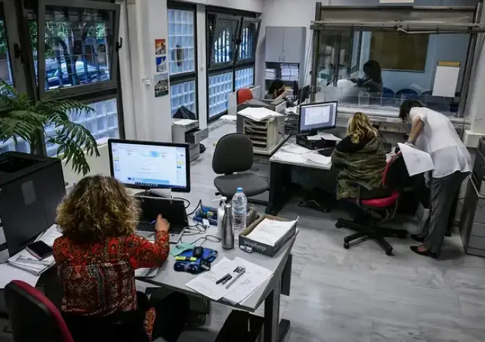 Δημόσιο: Απόλυση για όσους αρνηθούν δύο φορές την αξιολόγηση. Νέο πειθαρχικό δίκαιο