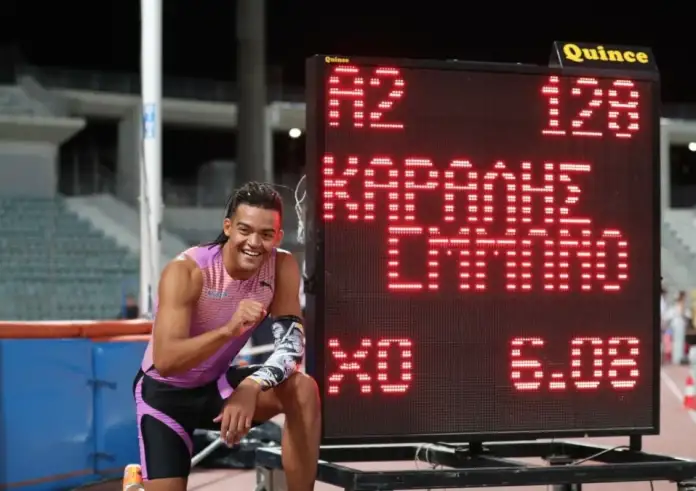 Πέτα ψηλά σαν τον Μανόλο! Απίστευτος Καραλής στα 6,08μ. στο επί κοντώ