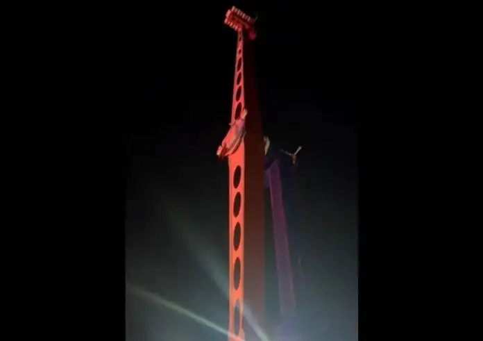 Τρόμος σε λούνα παρκ στη Βρετανία – Επιβάτες κρεμασμένοι ανάποδα για 20 λεπτά