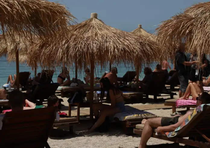 Κορονοϊός: Ανοδική πορεία στα κρούσματα τον Αύγουστο – 5 θάνατοι και μία διασωλήνωση την τελευταία εβδομάδα