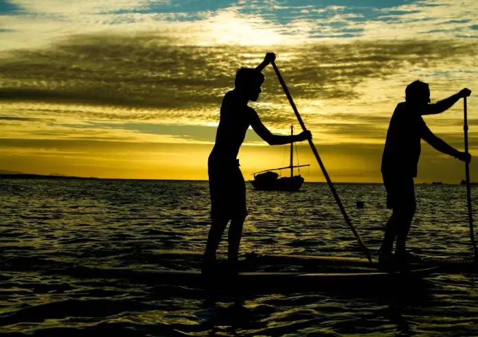 Θεσσαλονίκη: Πατέρας και δύο παιδιά σώθηκαν από άνδρα με SUP