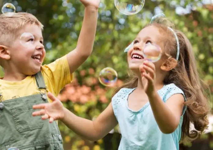 Γιατί οι γονείς υποτιμούν αυτό το σημαντικό χαρακτηριστικό – Κι όμως, προβλέπει την επιτυχία στη ζωή