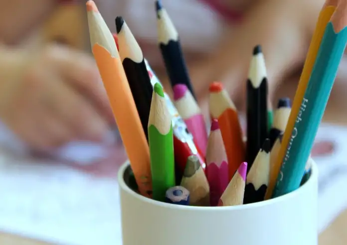 Σχολικά είδη 2025: Πόσο κοστίζουν φέτος – Τι αλλάζει με το «καλάθι των σχολικών» και πότε ανοίγουν τα σχολεία