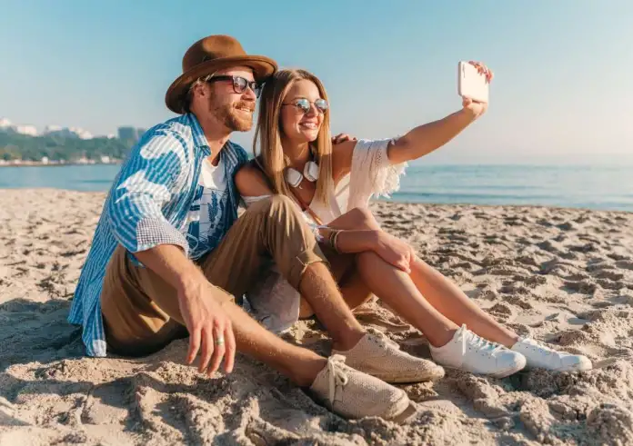 Ετήσια άδεια 2025: Δικαιώματα, υπολογισμός ημερών και όλα όσα πρέπει να γνωρίζουν εργαζόμενοι και δημόσιοι υπάλληλοι