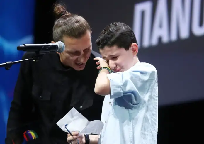 Βραβείο ΠΣΑΠΠ για τον μικρό «μαχητή» Μιχαήλ Πάνου: Νίκησε τον καρκίνο και συγκίνησε