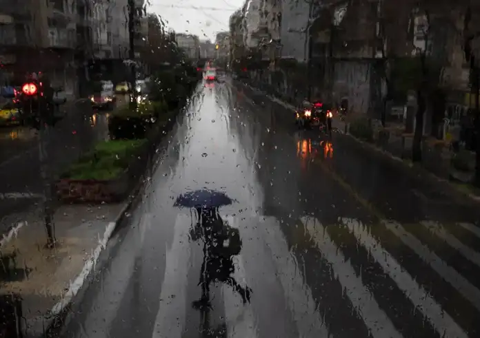 Προειδοποίηση για κακοκαιρία «τύπου Π»: Έρχονται ισχυρές καταιγίδες, θυελλώδεις άνεμοι και χιόνια