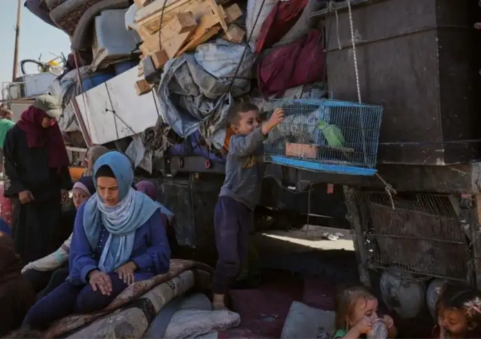 Μαζική έξοδος των Παλαιστινίων από τη Γάζα – «Είναι λες και είμαστε στην κόλαση»