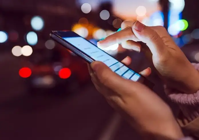 Αποσύρονται από την ελληνική αγορά δύο μοντέλα κινητών λόγω αυξημένης ακτινοβολίας – Προειδοποίηση της ΕΕΤΤ