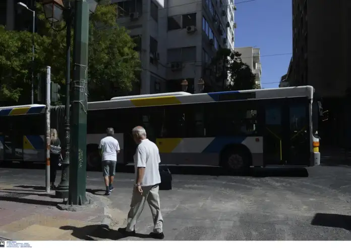 Σοκ στην Αθήνα: Μεθυσμένος επιβάτης έσπασε τη γνάθο οδηγού λεωφορείου στη γραμμή 500
