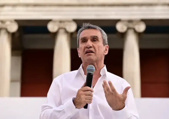 Στη Νέα Δημοκρατία ο Ανδρέας Λοβέρδος. Τον καλωσόρισε ο Μητσοτάκης