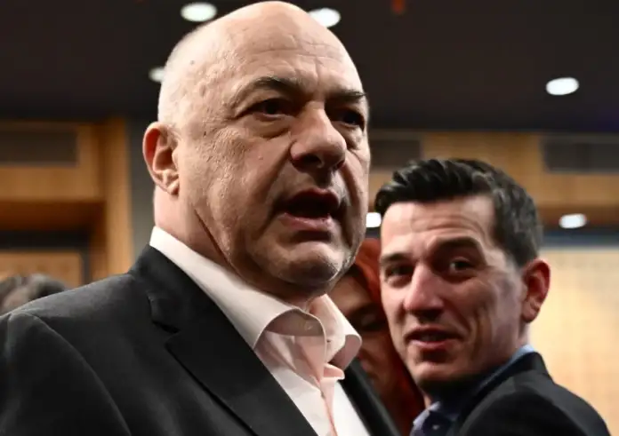 Μπέος: Κρατήστε από τους κοπρίτες τους βουλευτές 300 ευρώ τον μήνα για να δώσουν στους κτηνοτρόφους