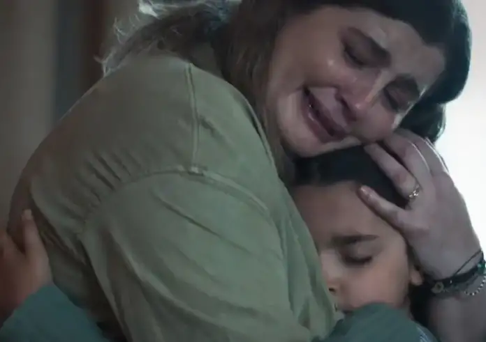 «Η απόλυτη σειρά της χρονιάς»: Αποθέωση στο Χ μετά την πρεμιέρα του «Να με λες μαμά»