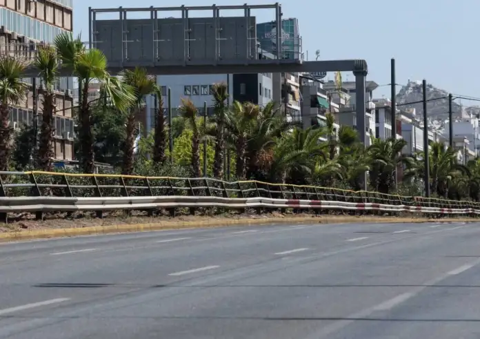 Νέο τροχαίο στη Λεωφόρο Συγγρού – Συγκρούστηκαν λεωφορείο με γερανό