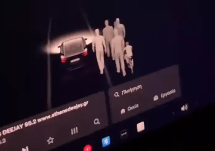 Viral στην Ελλάδα: Το Tesla που «είδε φαντάσματα» έξω από νεκροταφείο
