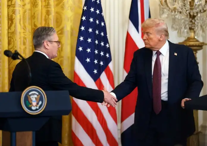 Στάρμερ–Τραμπ: 172 δισ. συμφωνία για AI, κβαντική και πυρηνική ενέργεια — Διαφωνίες για Ισραήλ