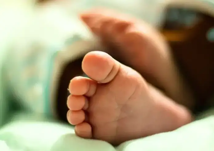 Χανιά: Νέες αποκαλύψεις για τον θάνατο βρέφους 2,5 μηνών – Σενάριο ασφυξίας από τους γονείς