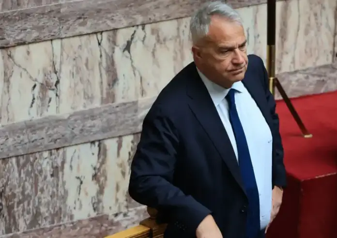 Επίθεση απο κουκουλοφόρους δέχθηκε ο Μάκης Βορίδης στο Ηράκλειο της Κρήτης