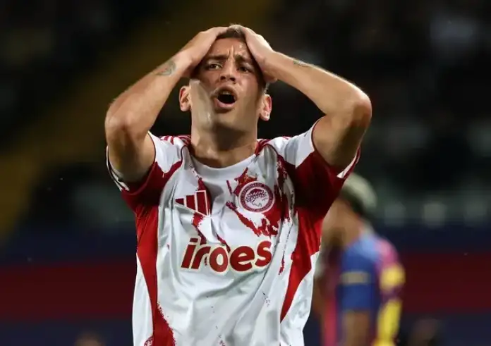 Ο Ολυμπιακός γνώρισε τη βαριά ήττα με 6-1 από τη Μπαρτσελόνα. Έξαλλοι για τη διαιτησία Σνάιντερ