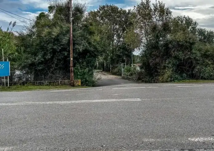 Αποκαλύψεις για το διπλό έγκλημα στη Φοινικούντα. Ανθρωποκυνηγητό για νεαρό δράστη