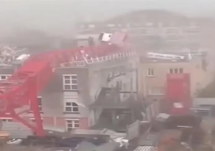 Παρίσι: Ένας νεκρός και τέσσερις σοβαρά τραυματίες από ανεμοστρόβιλο – Χάος στη γαλλική πρωτεύουσα