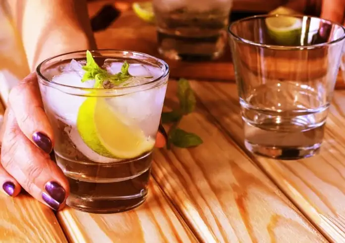 Θεσσαλονίκη: Αθώος ο μπάρμαν που κατηγορήθηκε για σερβίρισμα αλκοόλ σε 15χρονο