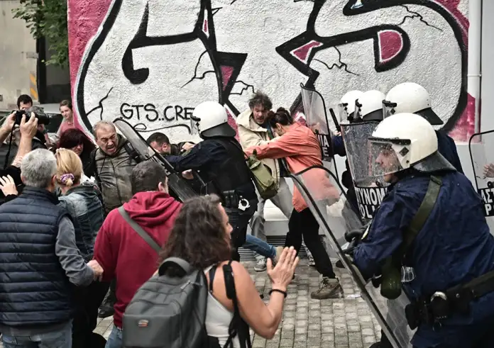 Μεταξουργείο: 7χρονο παιδί στο νοσοκομείο από χημικά της αστυνομίας