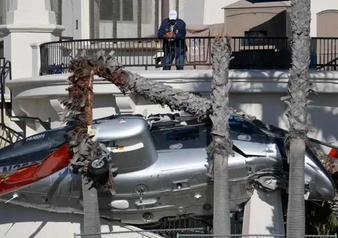 Καλιφόρνια: Συντριβή ελικοπτέρου σε παραλία του Χάντινγκτον Μπιτς – Πέντε τραυματίες, ανάμεσά τους ένα παιδί