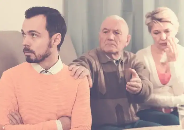 ΗΠΑ: Γιατί όλο και περισσότεροι νέοι επιστρέφουν στο παιδικό τους δωμάτιο