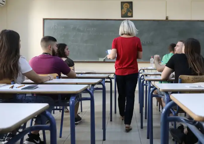 Προσλήψεις αναπληρωτών: Πότε ολοκληρώνεται η γ΄ φάση και πόσες θέσεις ανοίγουν