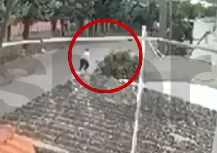 Τρίπολη: 12χρονος και 13χρονος αλληλομαχαιρώθηκαν έξω από σχολείο – Στο Παίδων το ένα παιδί