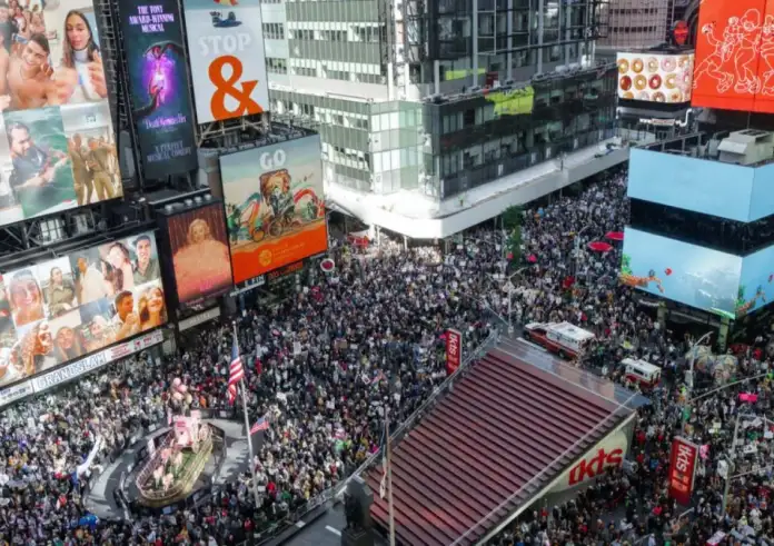 No Kings: Εκατομμύρια διαδηλωτές στους δρόμους των ΗΠΑ κατά της κυβέρνησης Τραμπ