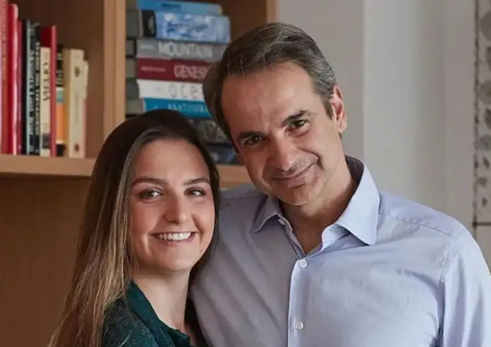 Έλεος με τα fake news: Η Σοφία Μητσοτάκη απαντά για το viral ποπ κορν και την κόκα κόλα