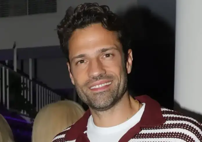 Ο Κωνσταντίνος Αργυρός είναι ο Αντώνης Ρέμος σε αδύνατο – Με τίποτα δεν θα του έδινα τραγούδια