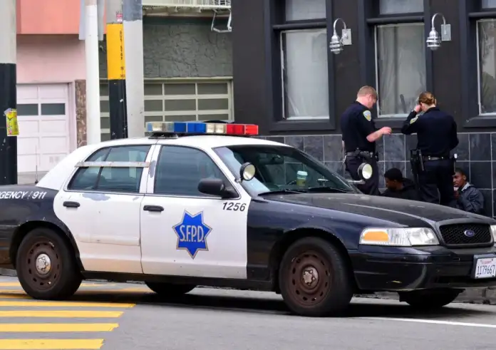 Μακελειό στις ΗΠΑ: Τουλάχιστον τέσσερις νεκροί και 20 τραυματίες σε μαζικούς πυροβολισμούς σε μπαρ