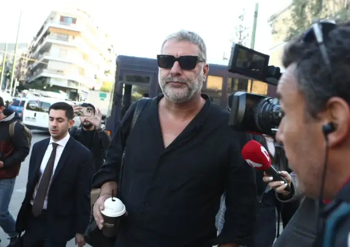 Ένοχος κρίθηκε ο Βασίλης Μπισμπίκης – Χρηματική ποινή 7.000 ευρώ και πληρωμή των εξόδων της δίκης