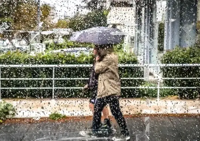 Καιρός: Βροχές και καταιγίδες ξεκινούν τον Οκτώβριο – Πού θα χτυπήσει η κακοκαιρία τις επόμενες ημέρες