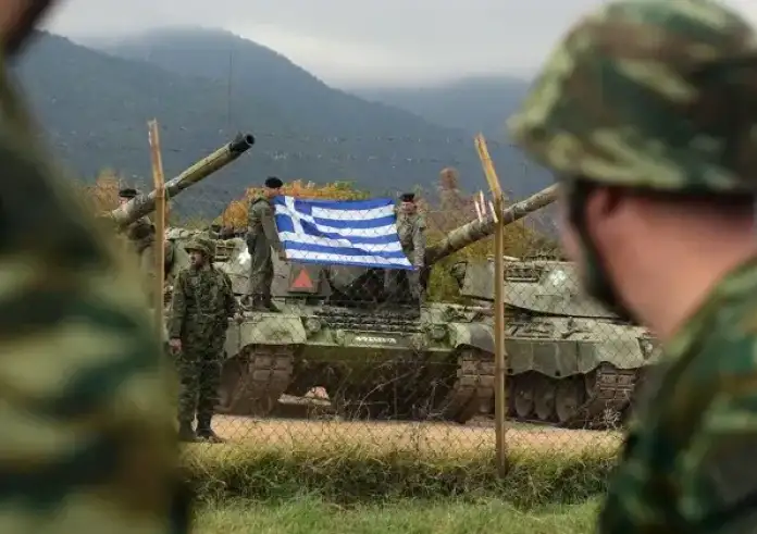 Τέλος στα «τρελόχαρτα»: Ο Δένδιας βάζει φρένο στις εύκολες απαλλαγές από τον Στρατό