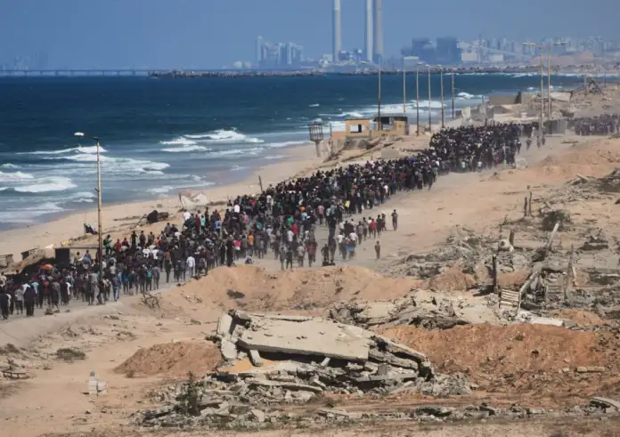 Γάζα: Ανθρώπινο τσουνάμι επιστρέφει στα ερείπια – Χιλιάδες Παλαιστίνιοι βαδίζουν βόρεια μετά την εκεχειρία