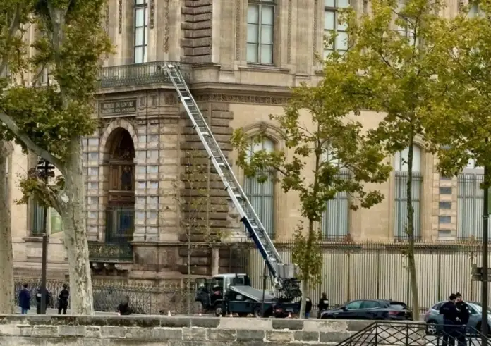 Λούβρο: Οι δύο συλληφθέντες παραδέχθηκαν «εν μέρει» τη συμμετοχή τους στη ληστεία –