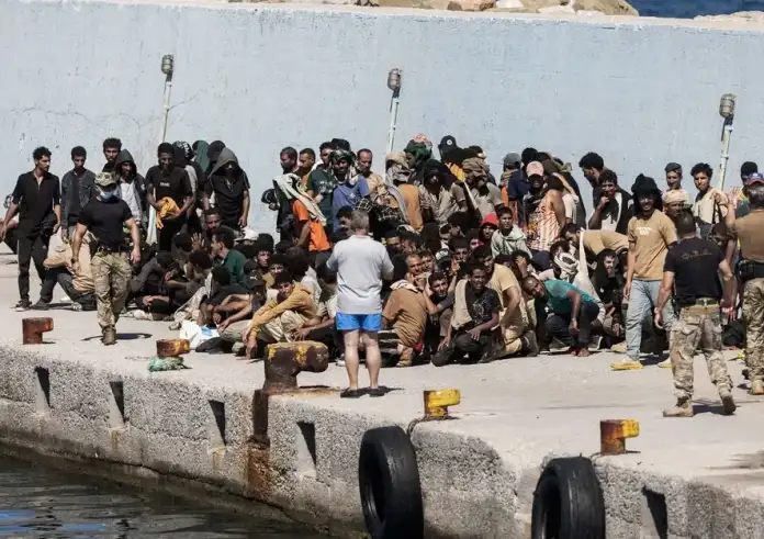 Νέο νομοσχέδιο για τη μετανάστευση: Τέλος τα επιδόματα, έμφαση στην εργασία και τις γρήγορες άδειες διαμονής