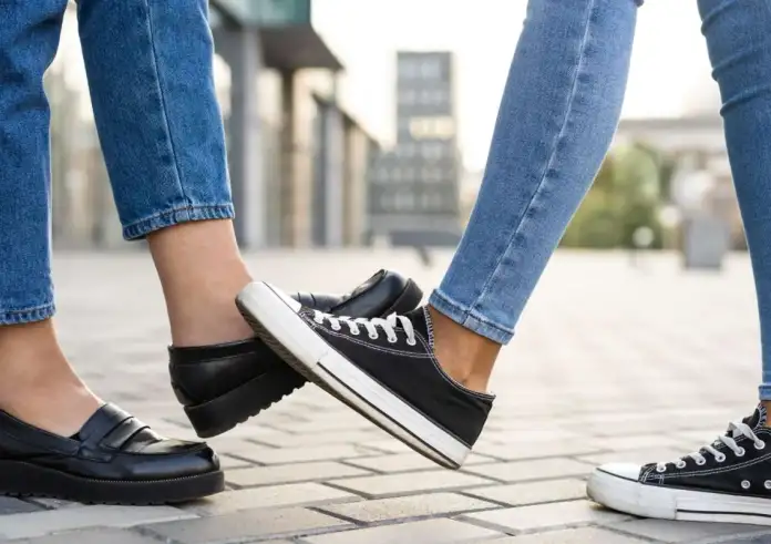 Πόνος στα πόδια; Δες ποια παπούτσια φταίνε και πώς να τα διαλέγεις σωστά