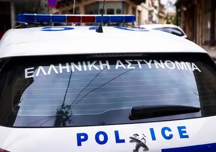 Γλυφάδα: 70χρονη δέχθηκε άγρια επίθεση από άστεγο – Συνεχίζει να δίνει μάχη για τη ζωή της