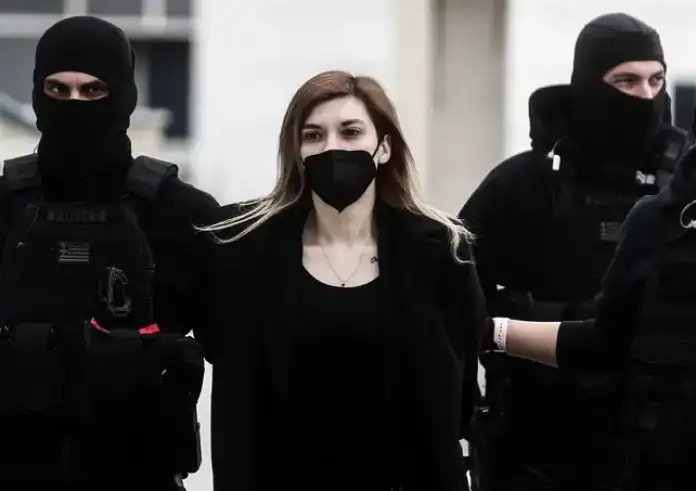 Η Ρούλα Πισπιρίγκου διαγνώστηκε με ερυθηματώδη λύκο – «Υποφέρει από τρομερούς πόνους»