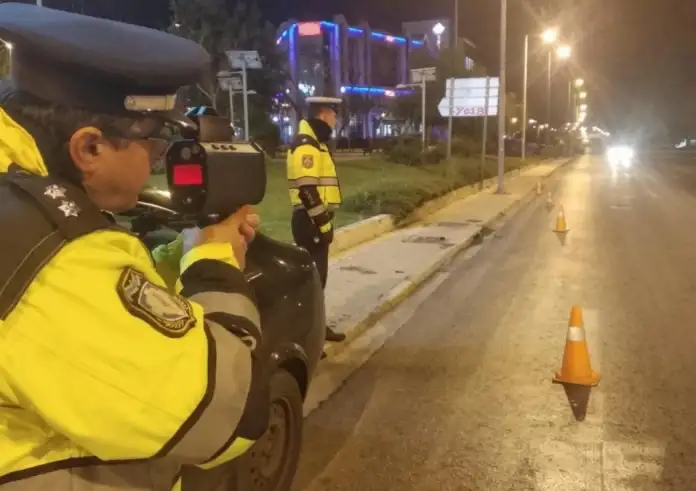 Οδηγός έτρεχε με 174 χλμ/ώρα χωρίς δίπλωμα – Το βαρύ πρόστιμο και οι ποινές