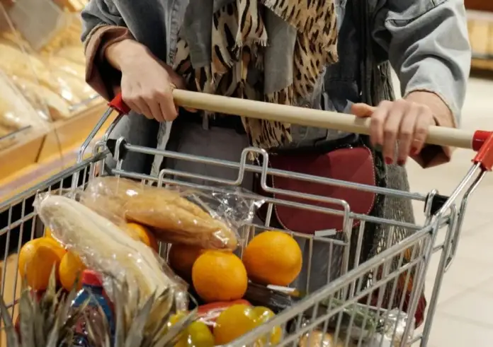 Μειώσεις τιμών σε 1.000 προϊόντα – Πώς θα τα εντοπίζουν οι καταναλωτές