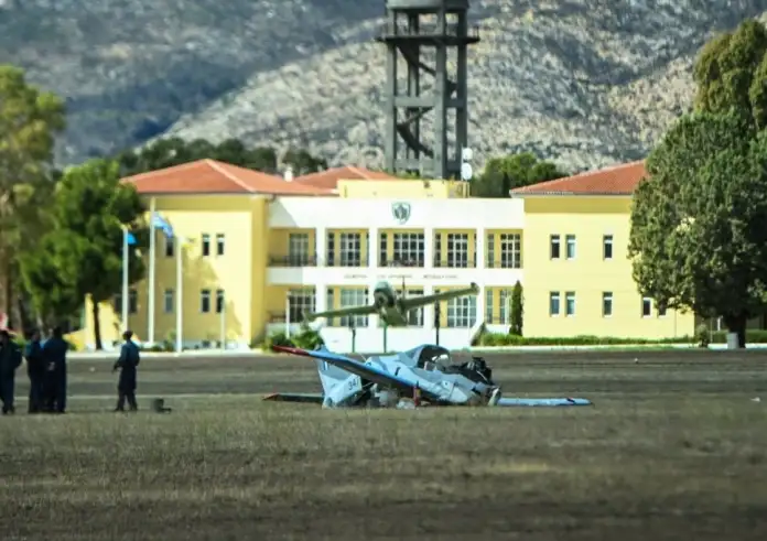Τατόι: Πώς έγινε το ατύχημα με το εκπαιδευτικό αεροπλάνο. Οι δύο πιλότοι τραυματίστηκαν σοβαρά