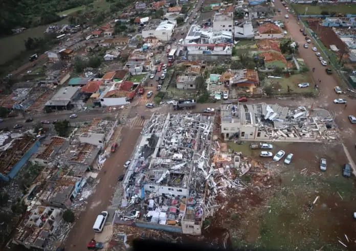 Φονικός ανεμοστρόβιλος στη Βραζιλία: 6 νεκροί, 432 τραυματίες και δύο αγνοούμενοι στο Παρανά