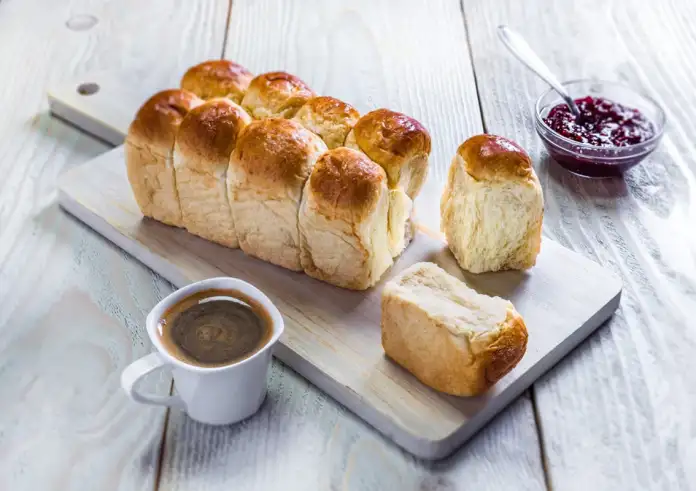 Μπριός που μοσχοβολούν: Η εύκολη συνταγή για πρωινή απόλαυση